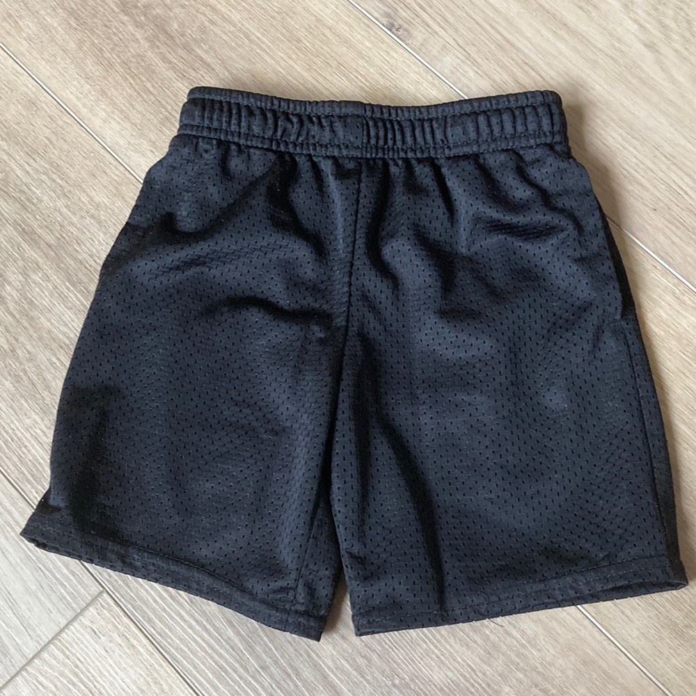 Mesh Sport Shorts with Pockets and Draw String xs (4-5)